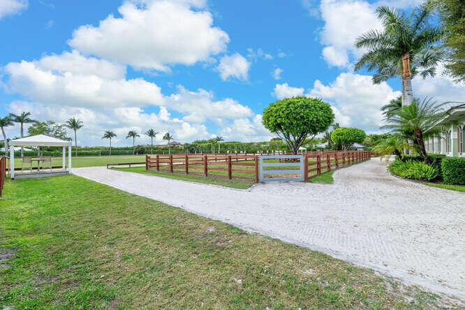  Single Family Homes Photo 13:  Wellington,  FL 33414