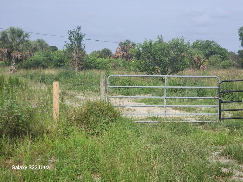  Commercial & Industrial Land Images 