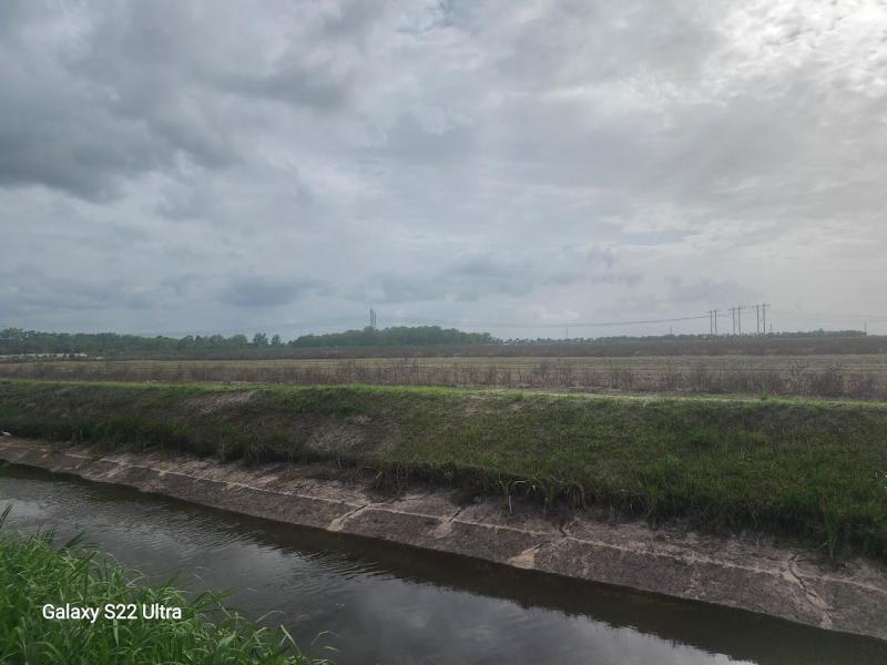  Commercial & Industrial Land Images 