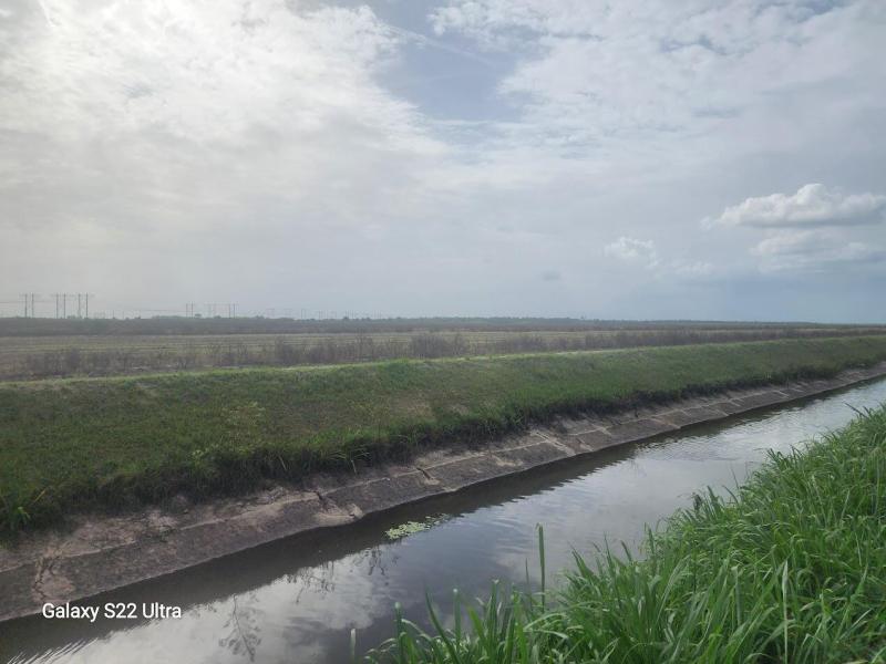  Commercial & Industrial Land Images 