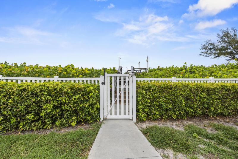  Single Family Homes Photo 24:  Jupiter Island,  FL 33455