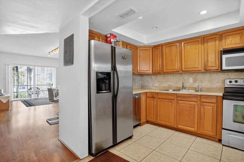  Condo & Townhome Photos