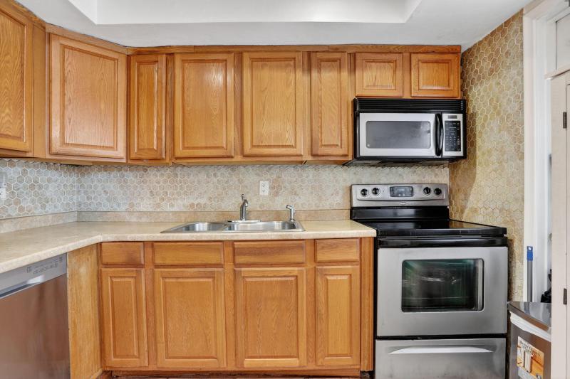  Condo & Townhome Photos