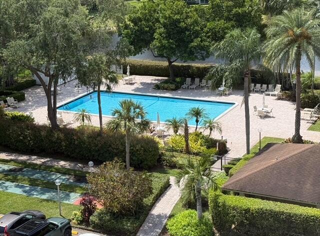  Condo & Townhome Photos