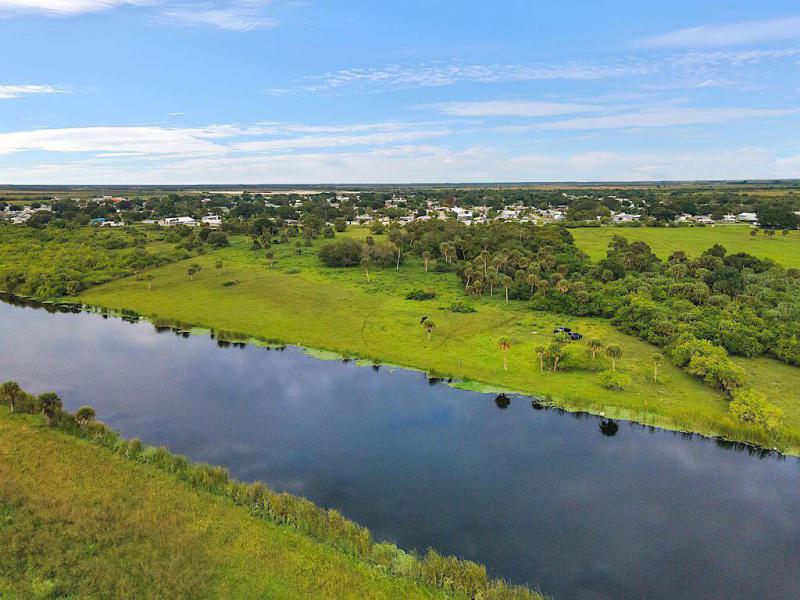  Commercial & Industrial Land Images 