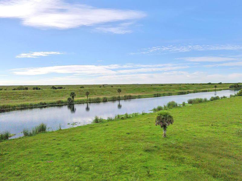  Commercial & Industrial Land Images 