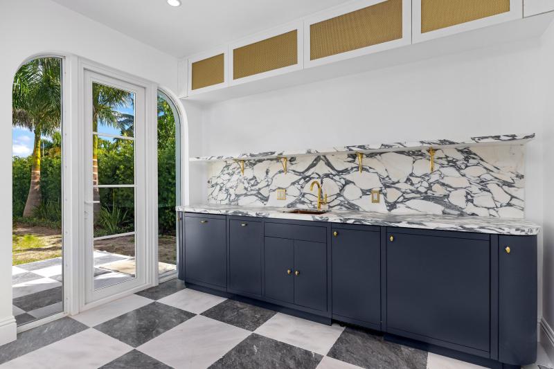  Single Family Homes Photo 10:  Palm Beach,  FL 33480