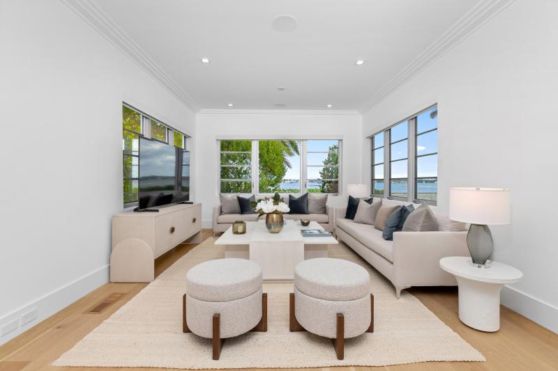  Single Family Homes Photo 7:  West Palm Beach,  FL 33405