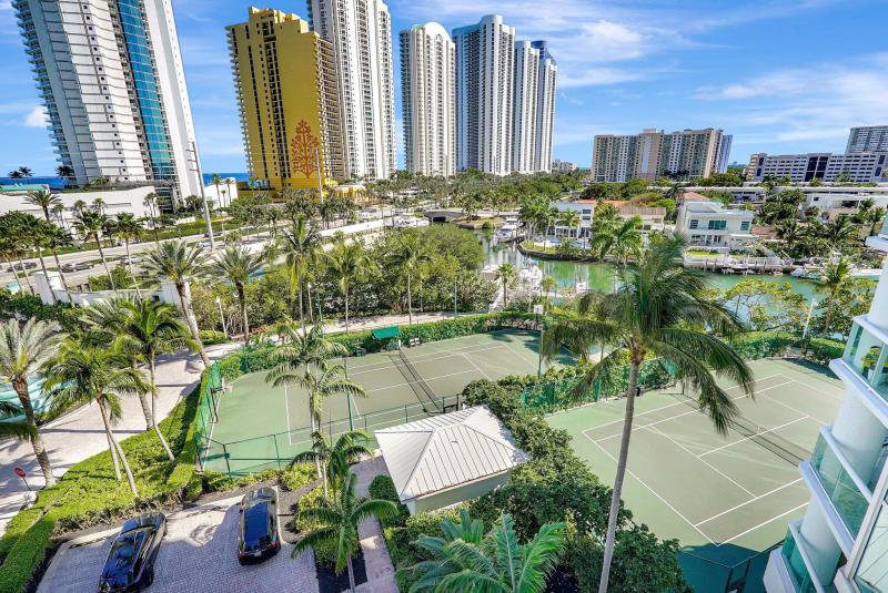  Condo & Townhome Photos