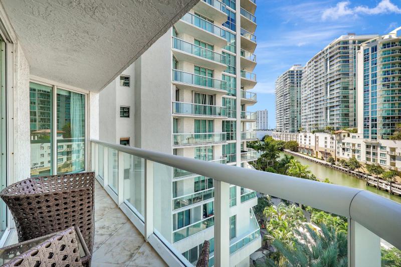  Condo & Townhome Photos