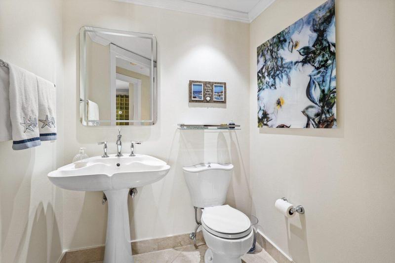  Condo & Townhome Photos
