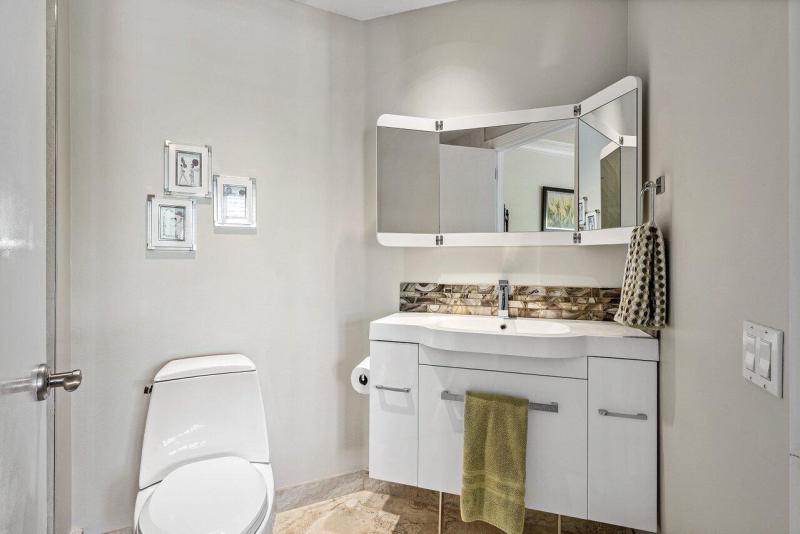  Condo & Townhome Photos
