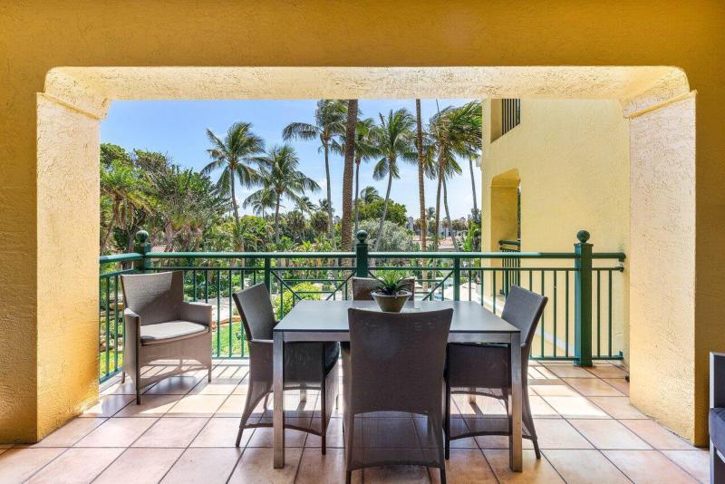  Condo & Townhome Photos