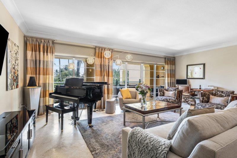  Condo & Townhome Photos