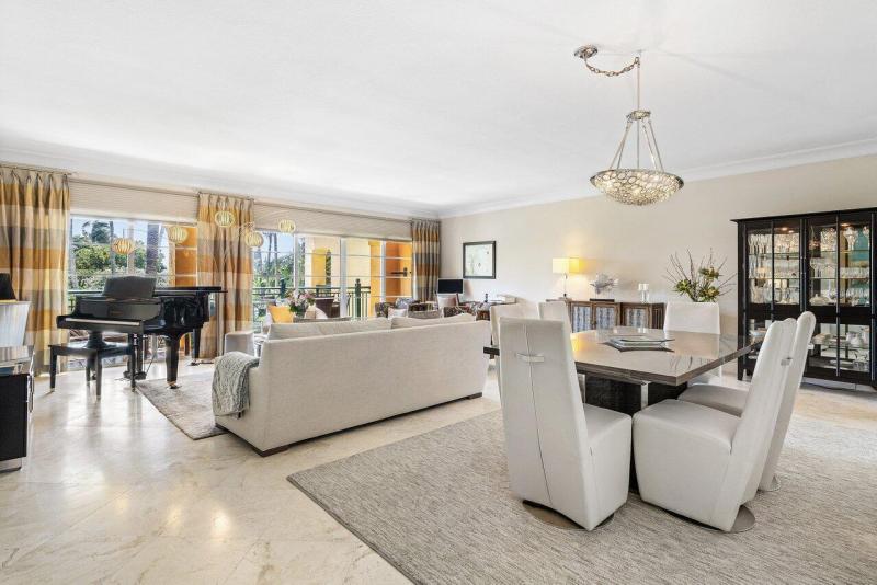  Condo & Townhome Photos