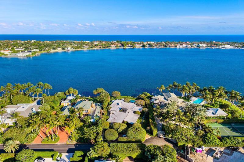  Single Family Homes Photo 10:  Palm Beach,  FL 33480