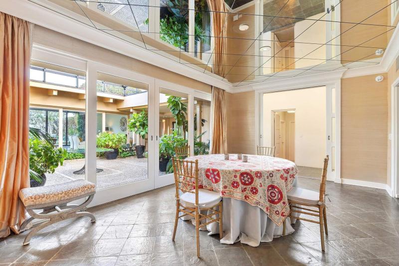  Single Family Homes Photo 23:  Palm Beach,  FL 33480