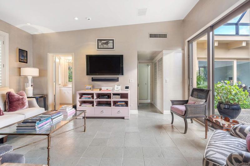  Single Family Homes Photo 25:  Palm Beach,  FL 33480