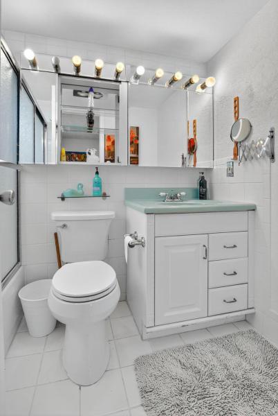 Condo & Townhome Photos