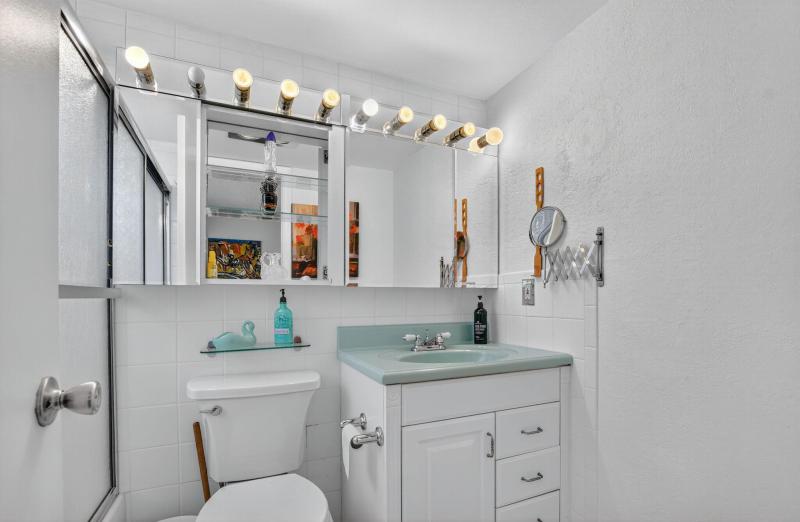  Condo & Townhome Photos