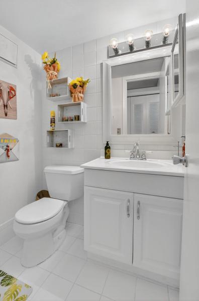  Condo & Townhome Photos