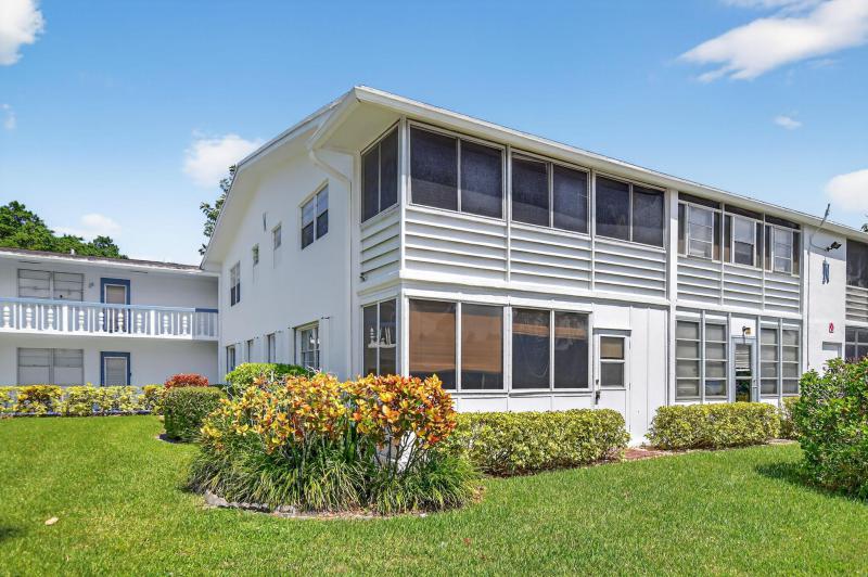  Condo & Townhome Photos