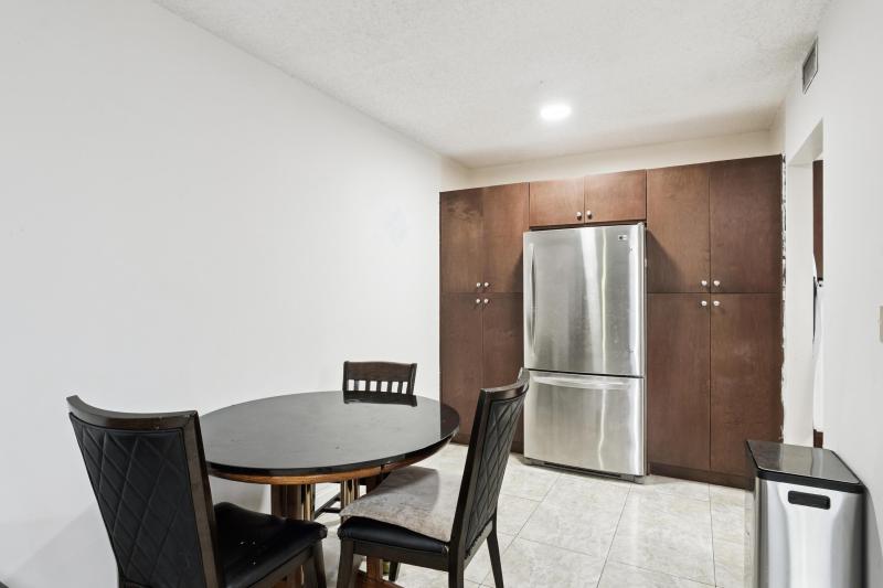  Condo & Townhome Photos