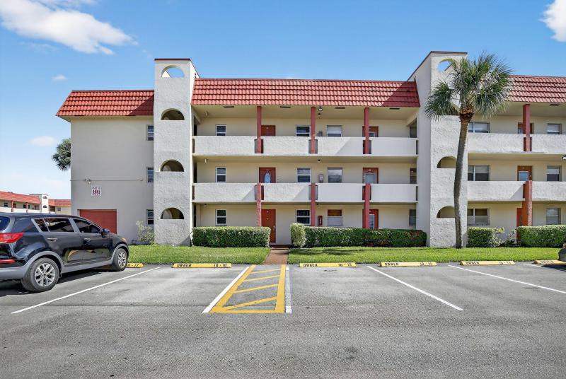  Condo & Townhome Photos