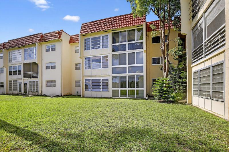  Condo & Townhome Photos