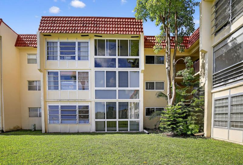  Condo & Townhome Photos