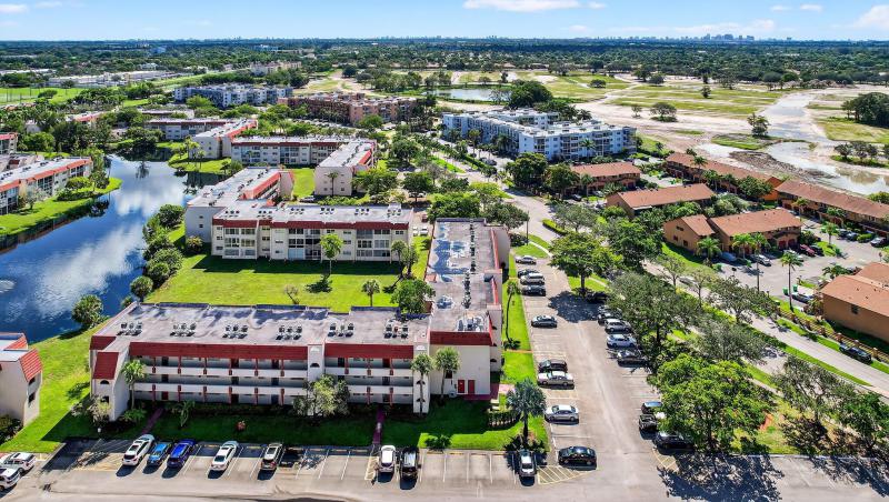  Condo & Townhome Photos