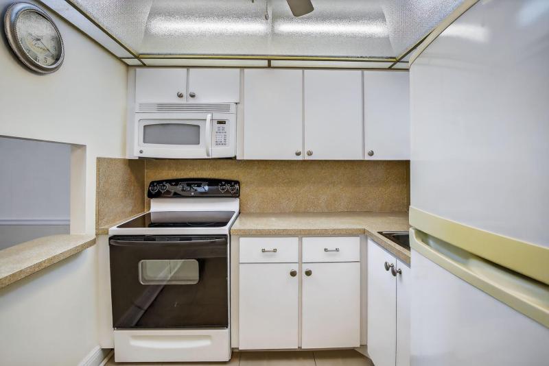  Condo & Townhome Photos