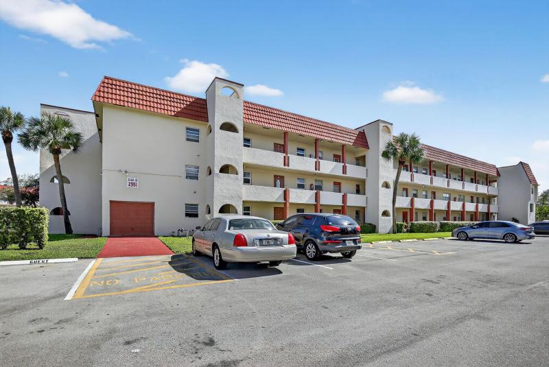  Condo & Townhome Photos