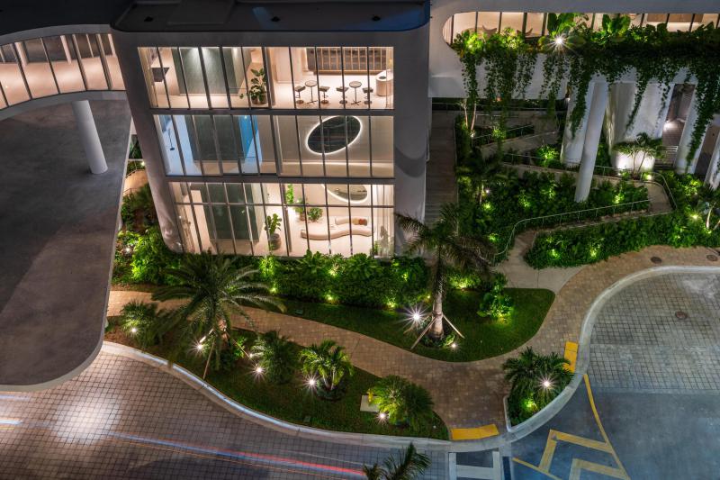  Condo & Townhome Photos