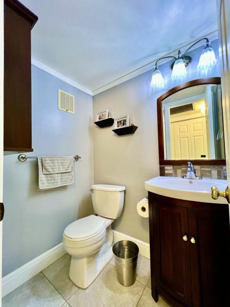  Condo & Townhome Photos