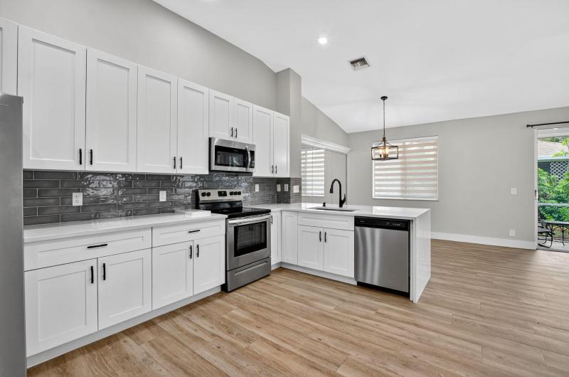  Condo & Townhome Photos