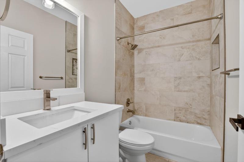  Condo & Townhome Photos