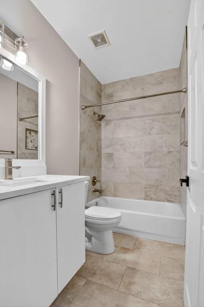  Condo & Townhome Photos