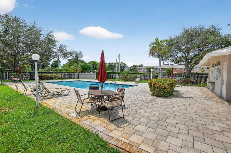  Condo & Townhome Photos