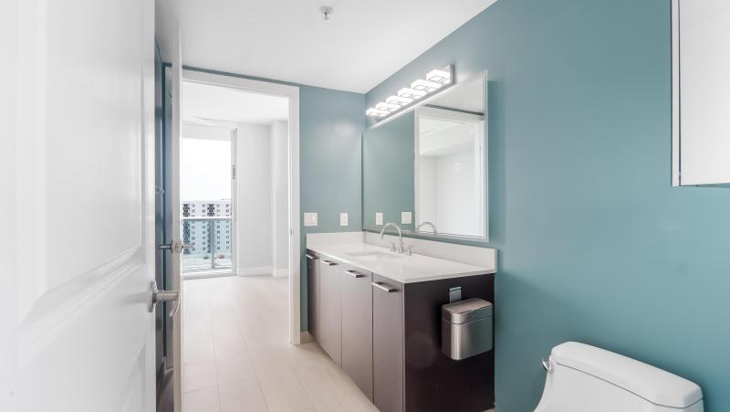  Condo & Townhome Photos