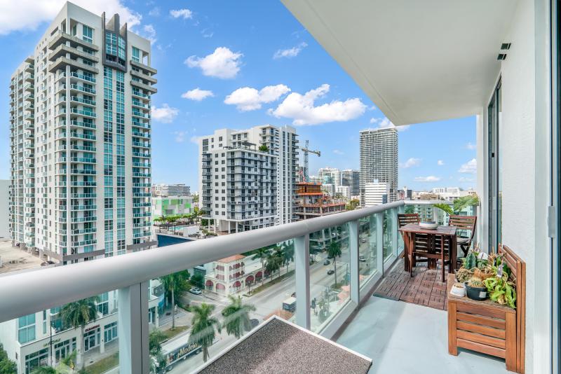  Condo & Townhome Photos