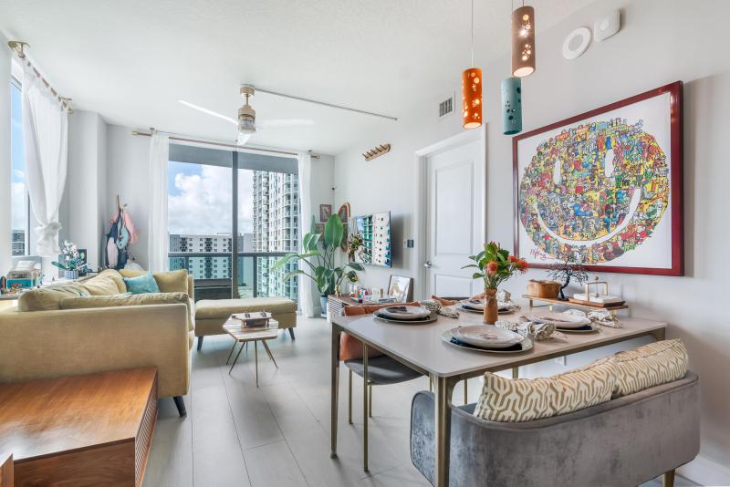  Condo & Townhome Photos