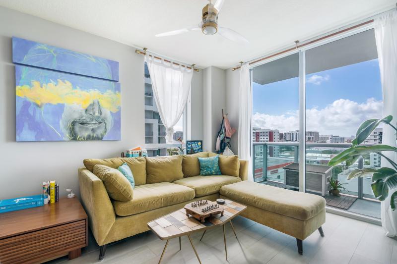  Condo & Townhome Photos
