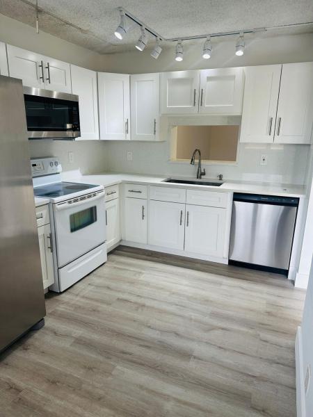  Condo & Townhome Photos