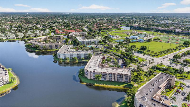  Condo & Townhome Photos