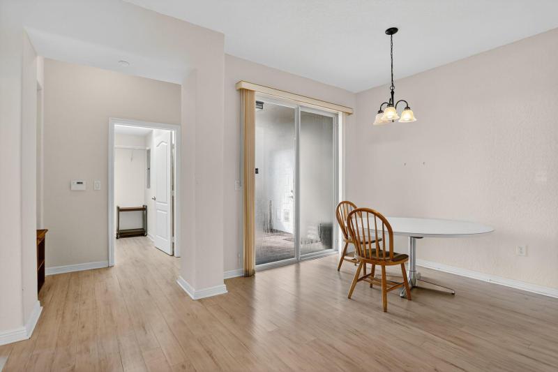  Condo & Townhome Photos