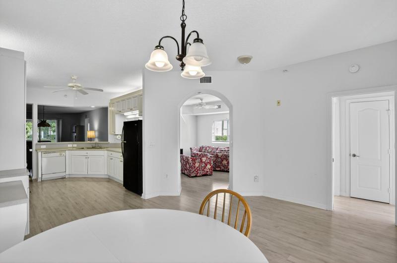  Condo & Townhome Photos