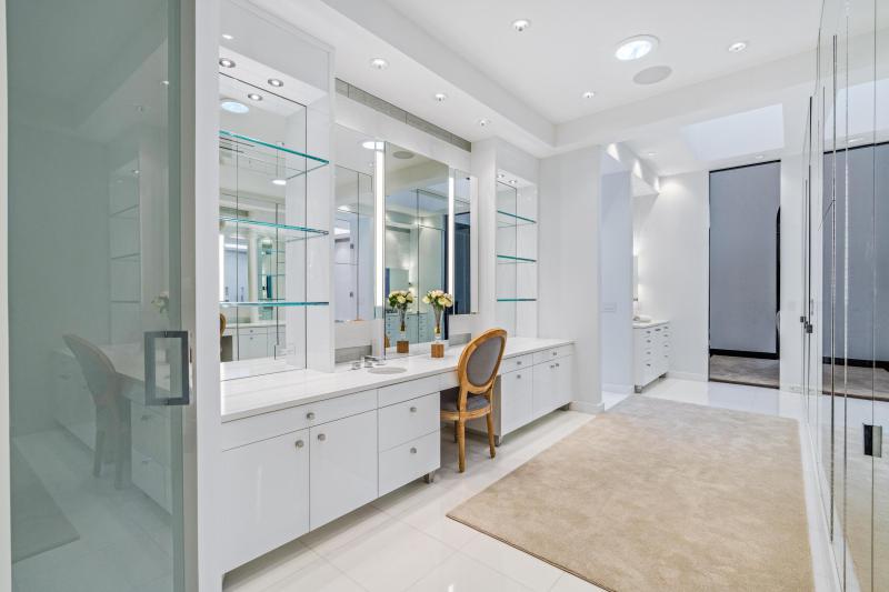  Single Family Homes Photo 13:  Palm Beach,  FL 33480