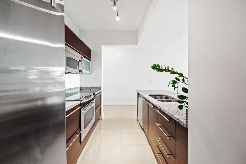 Condo & Townhome Photos