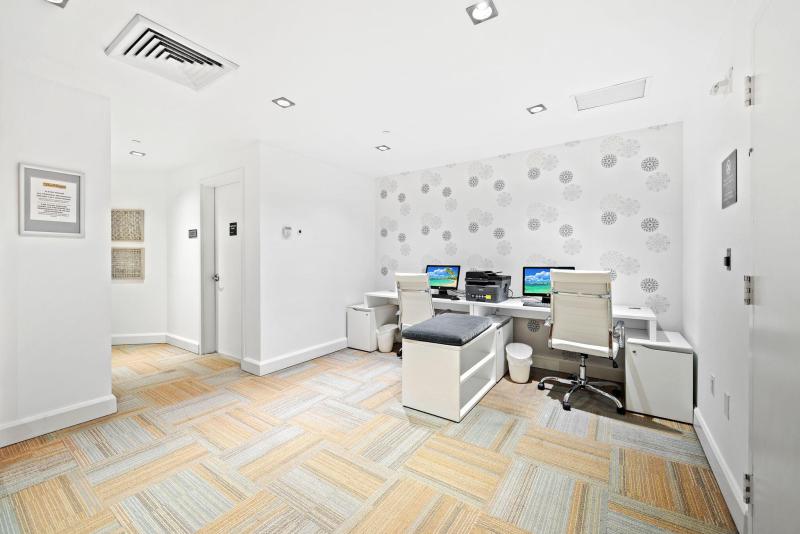  Condo & Townhome Photos